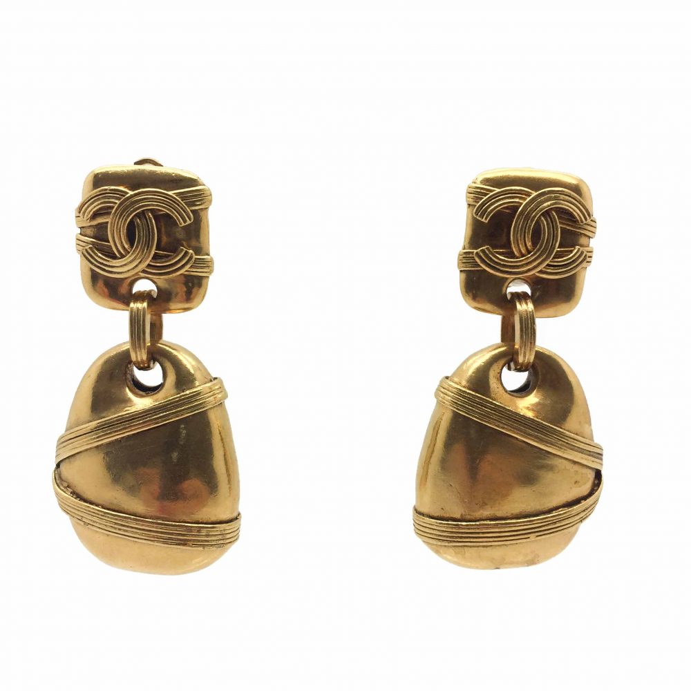 Chanel Earrings, Vintage Chanel, Vintage Costume Jewellery, Vintage Jewellery, Vintage Necklace, Vintage Jewelry, Jewellery Shop, Costume Jewellery, Vintage Costume Jewellery