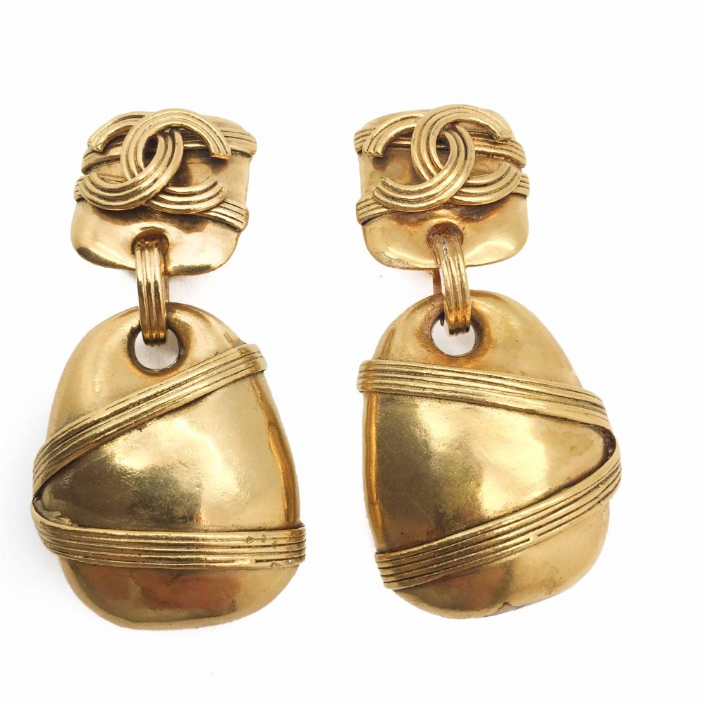 Chanel Earrings, Vintage Chanel, Vintage Costume Jewellery, Vintage Jewellery, Vintage Necklace, Vintage Jewelry, Jewellery Shop, Costume Jewellery, Vintage Costume Jewellery