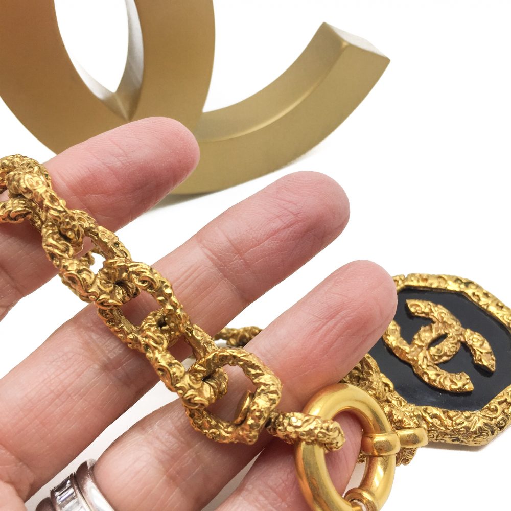 Chanel Charm Bracelet, Vintage Chanel, Chanel Jewellery, Vintage Costume Jewellery, Vintage Jewellery, Vintage Necklace, Vintage Jewelry, Jewellery Shop, Costume Jewellery, Vintage Costume Jewellery