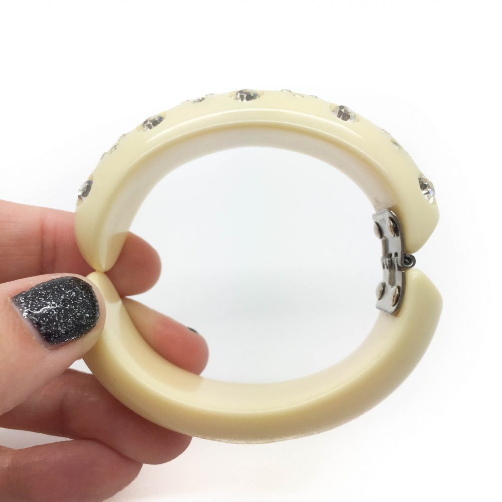 Weiss Thermoset Bangle, Weiss jewellery, Vintage Costume Jewellery, Vintage Jewellery, Vintage Necklace, Vintage Jewelry, Jewellery Shop, Costume Jewellery, Vintage Costume Jewellery