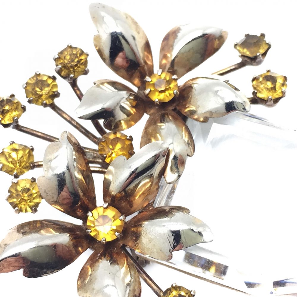 Flower Brooch, Vintage Costume Jewellery, Vintage Jewellery, Vintage Necklace, Vintage Jewelry, Jewellery Shop, Costume Jewellery, Vintage Costume Jewellery