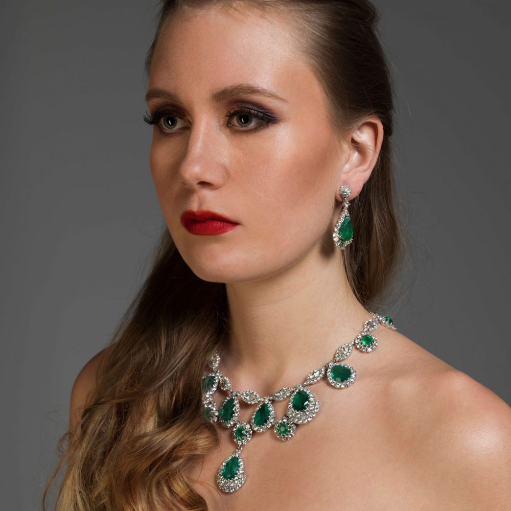 Ciner Vintage Emerald Necklace, Ciner Jewellery, Vintage Ciner, Vintage Costume Jewellery, Vintage Jewellery, Vintage Necklace, Vintage Jewelry, Jewellery Shop, Costume Jewellery, Vintage Costume Jewellery