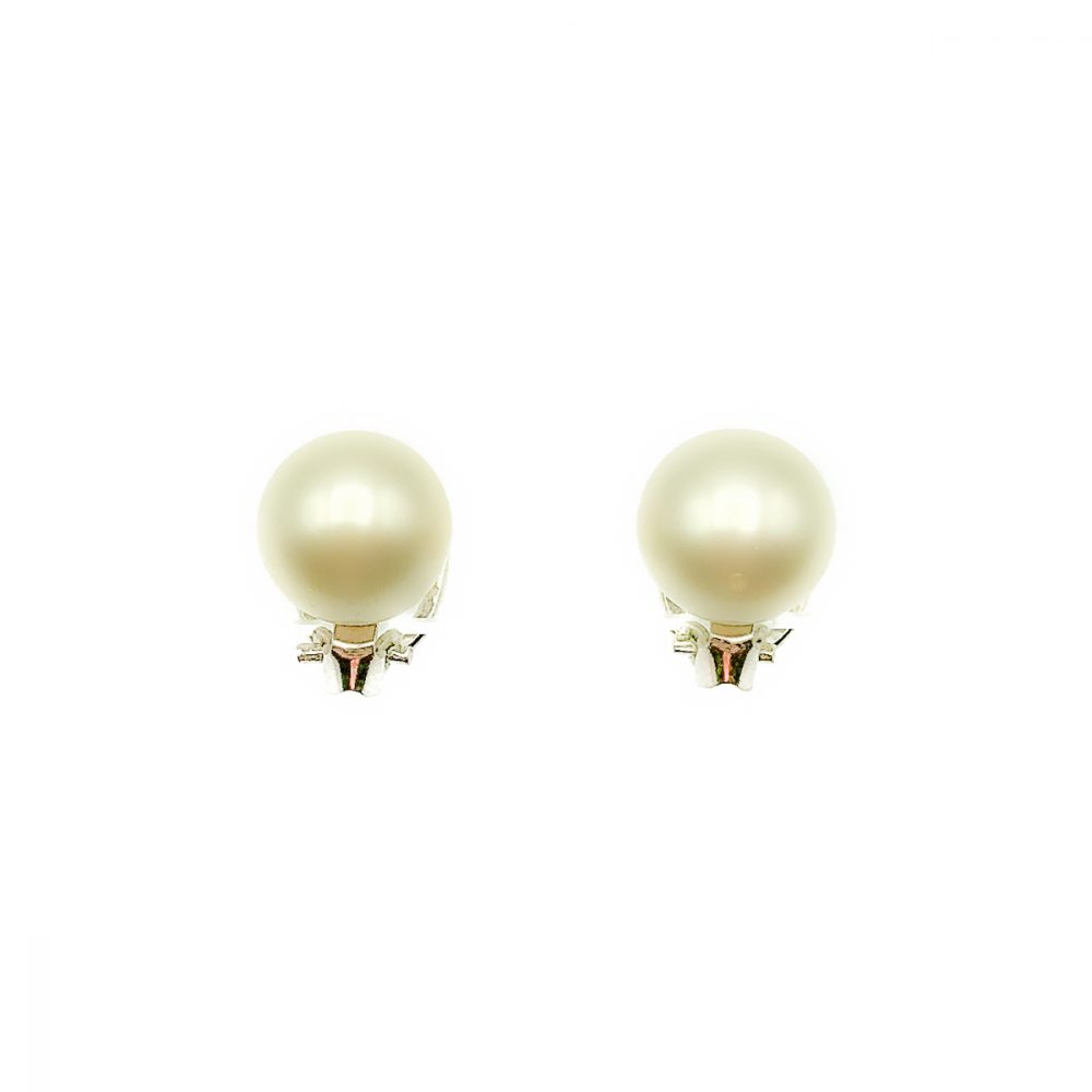 Vintage Dior Petite Pearl Earrings