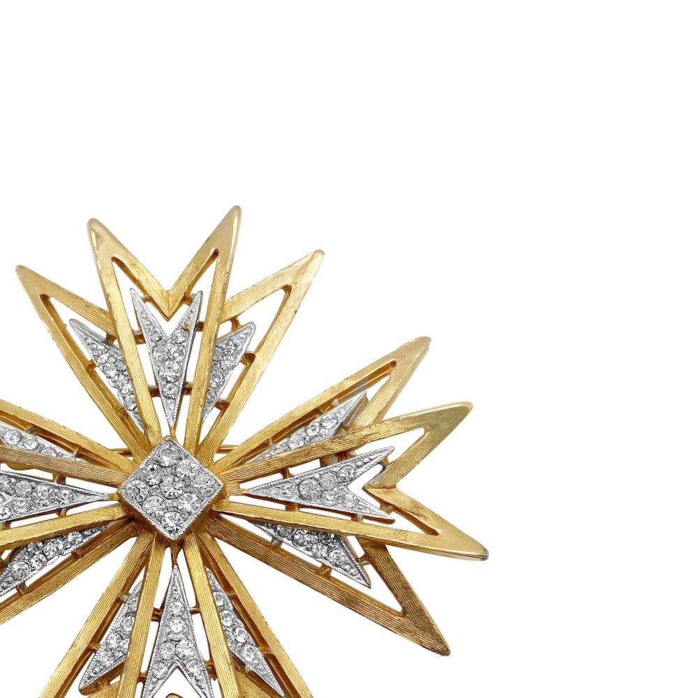 VINTAGE CAPRI MALTESE CROSS BROOCH