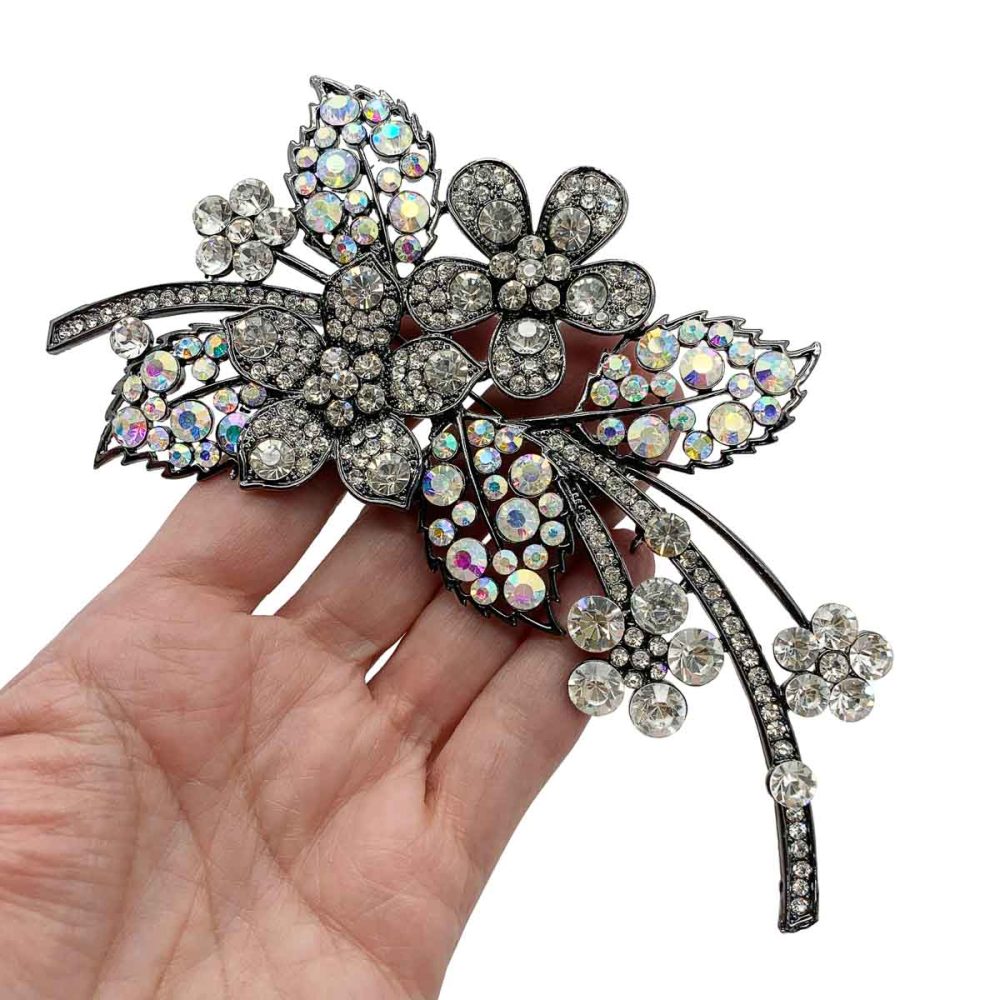 vintage floral brooch