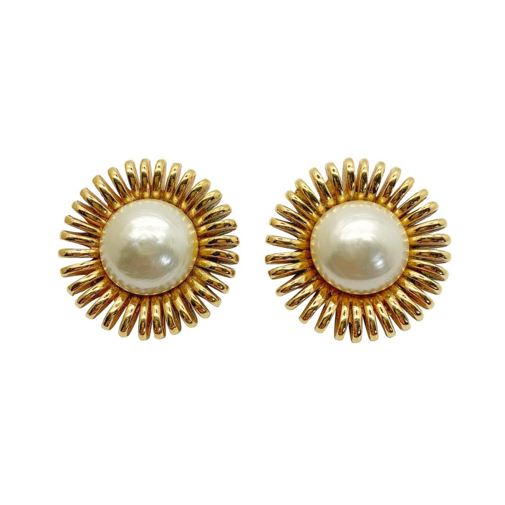 vintage chanel pearl necklace