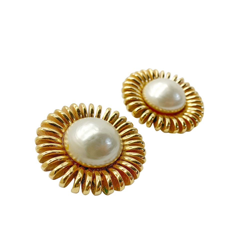 vintage chanel pearl necklace