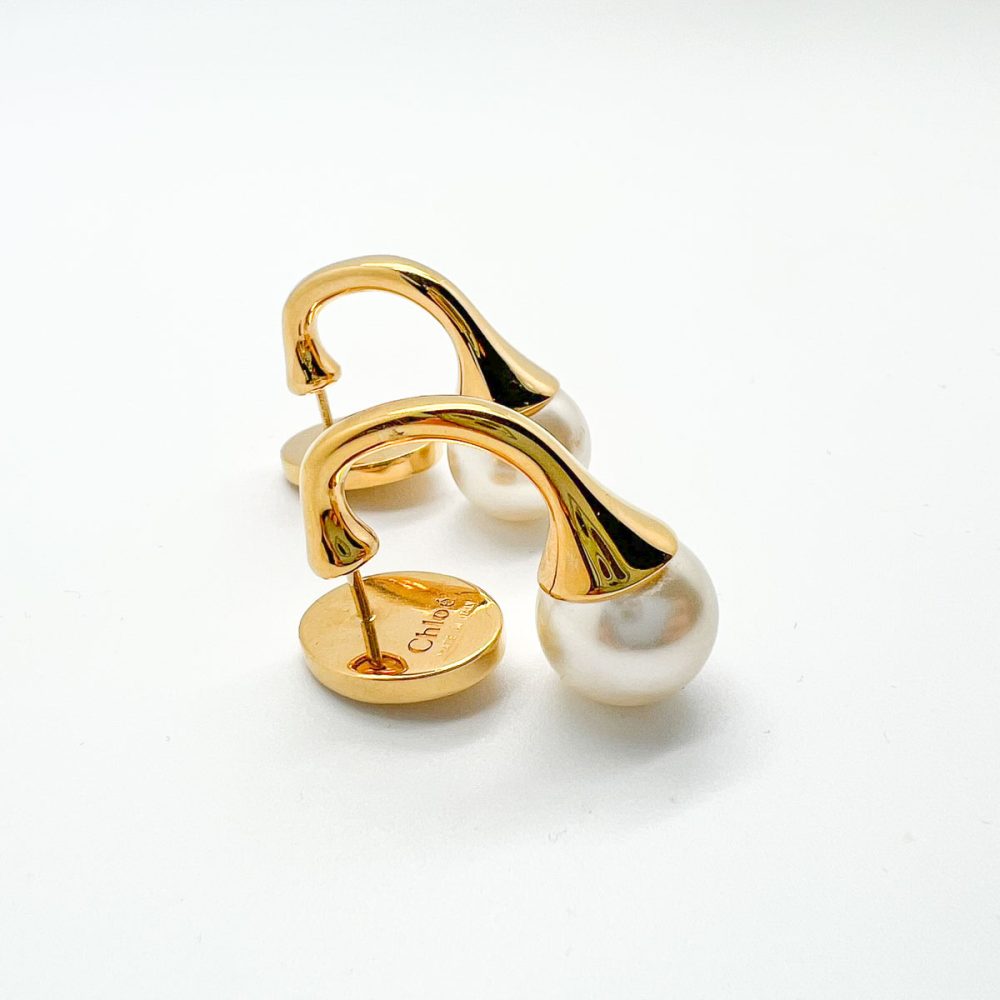 Chloe pearl earrings