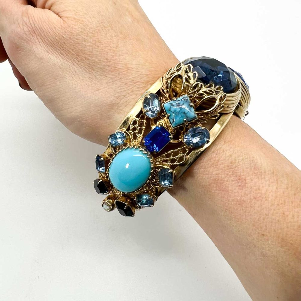 Vintage Blue Teardrop Clamper