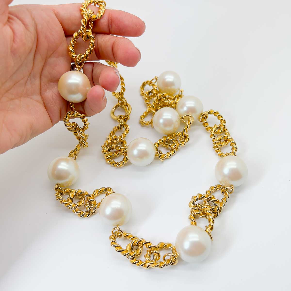 Jennifer Gibson Jewellery 1691 (1) Vintage Oversize Pearl Chain Necklace