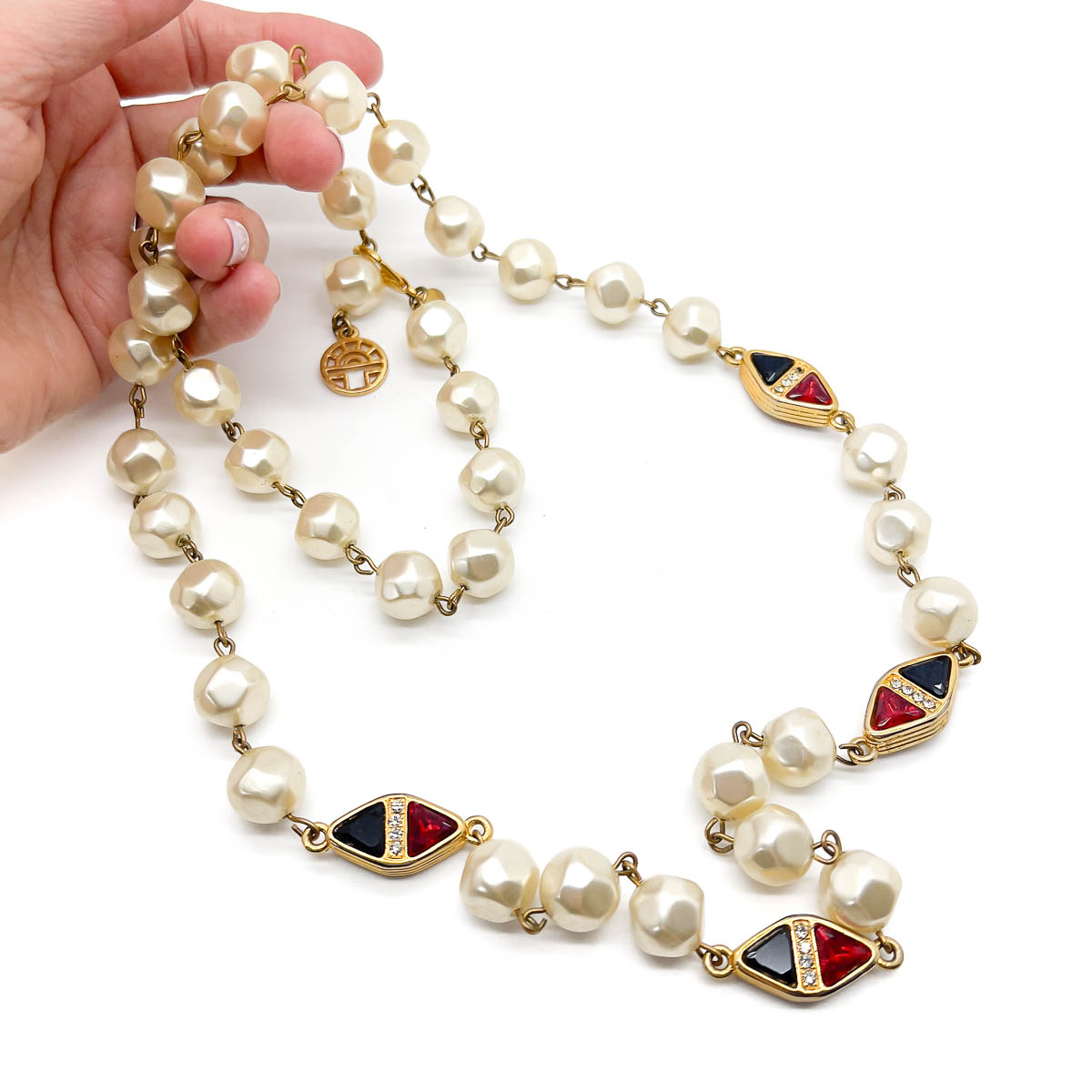 Jennifer Gibson Jewellery 1692 (1) Vintage Louis Féraud Pearl Necklace