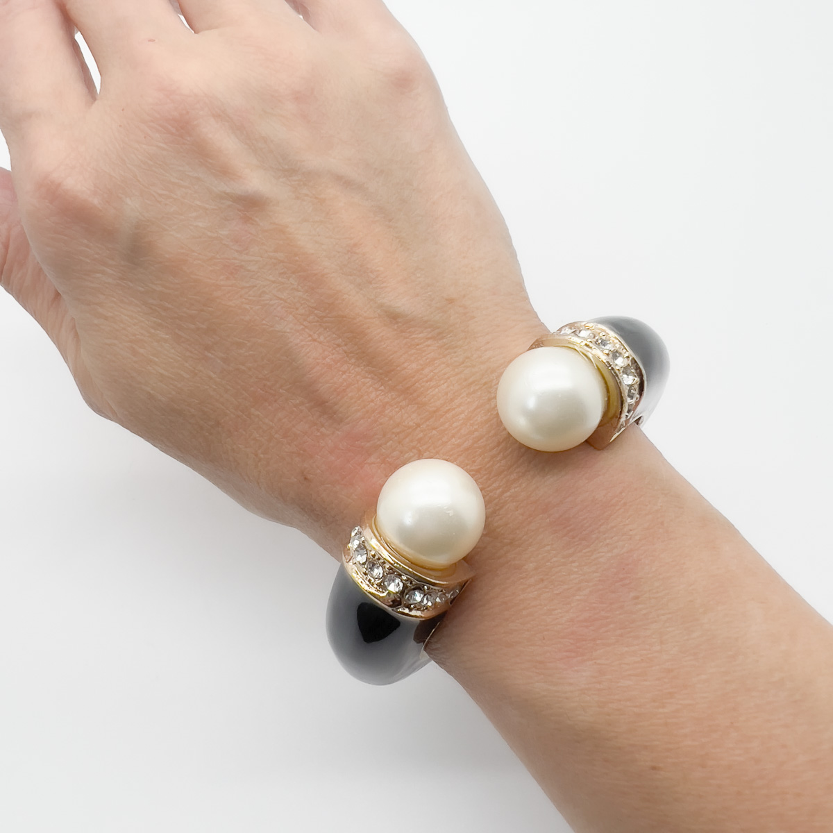 Jennifer Gibson Jewellery Bracelet 1720 (6) Vintage Enamel Pearl Torque Cuff