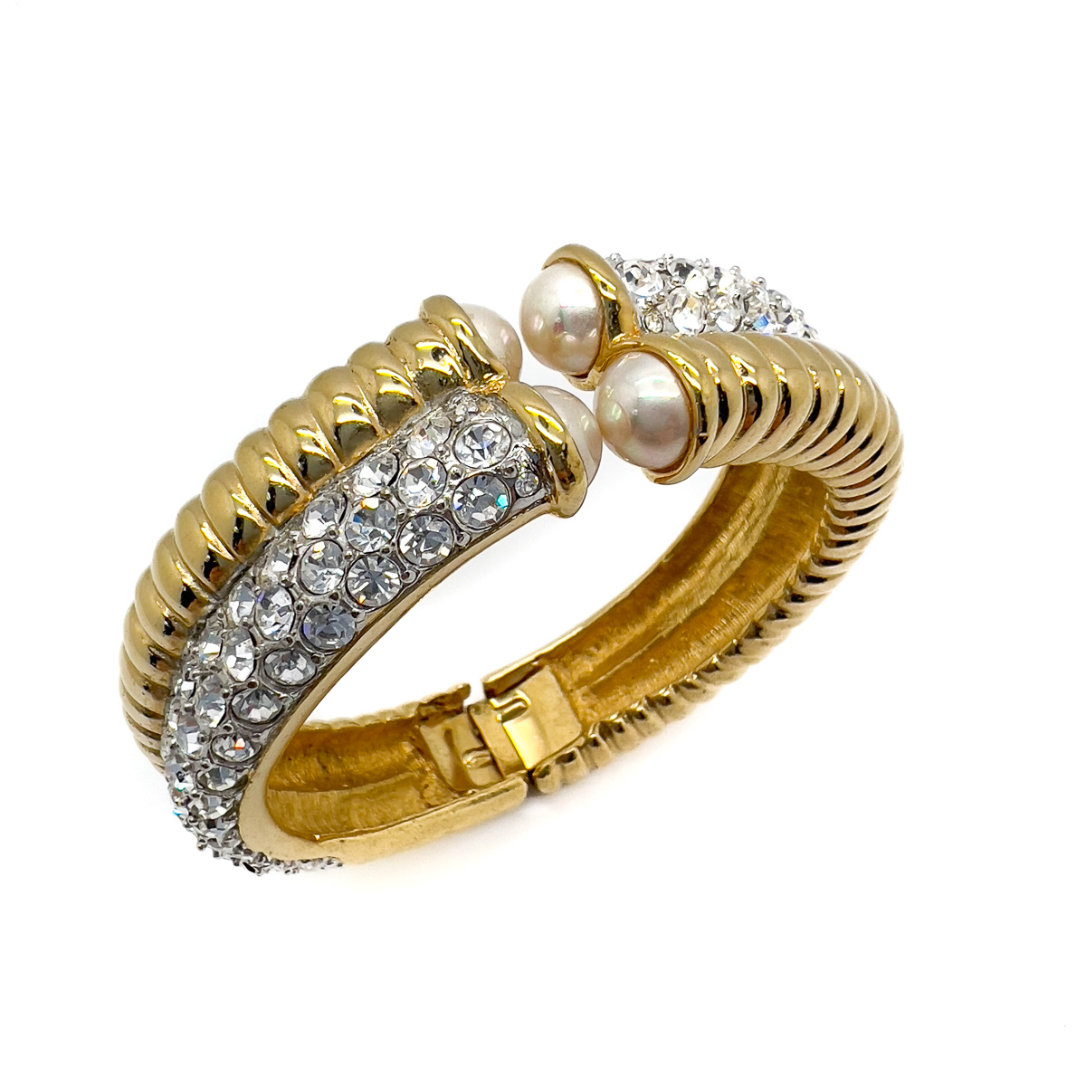 Jennifer Gibson Jewellery Bracelet 1730 (1) Vintage Nolan Miller Pearl Clamper