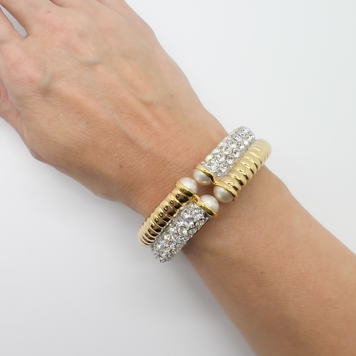 Jennifer Gibson Jewellery Bracelet 1730 (3) Vintage Nolan Miller Pearl Clamper
