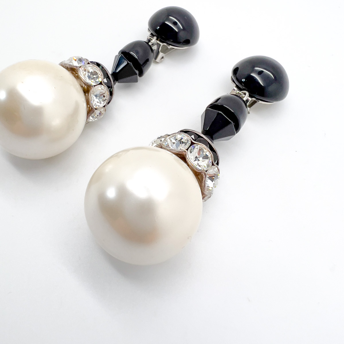 Jennifer Gibson Jewellery Drop Earrings 1737 (3) Vintage Giant Pearl Monochrome Drop Earrings