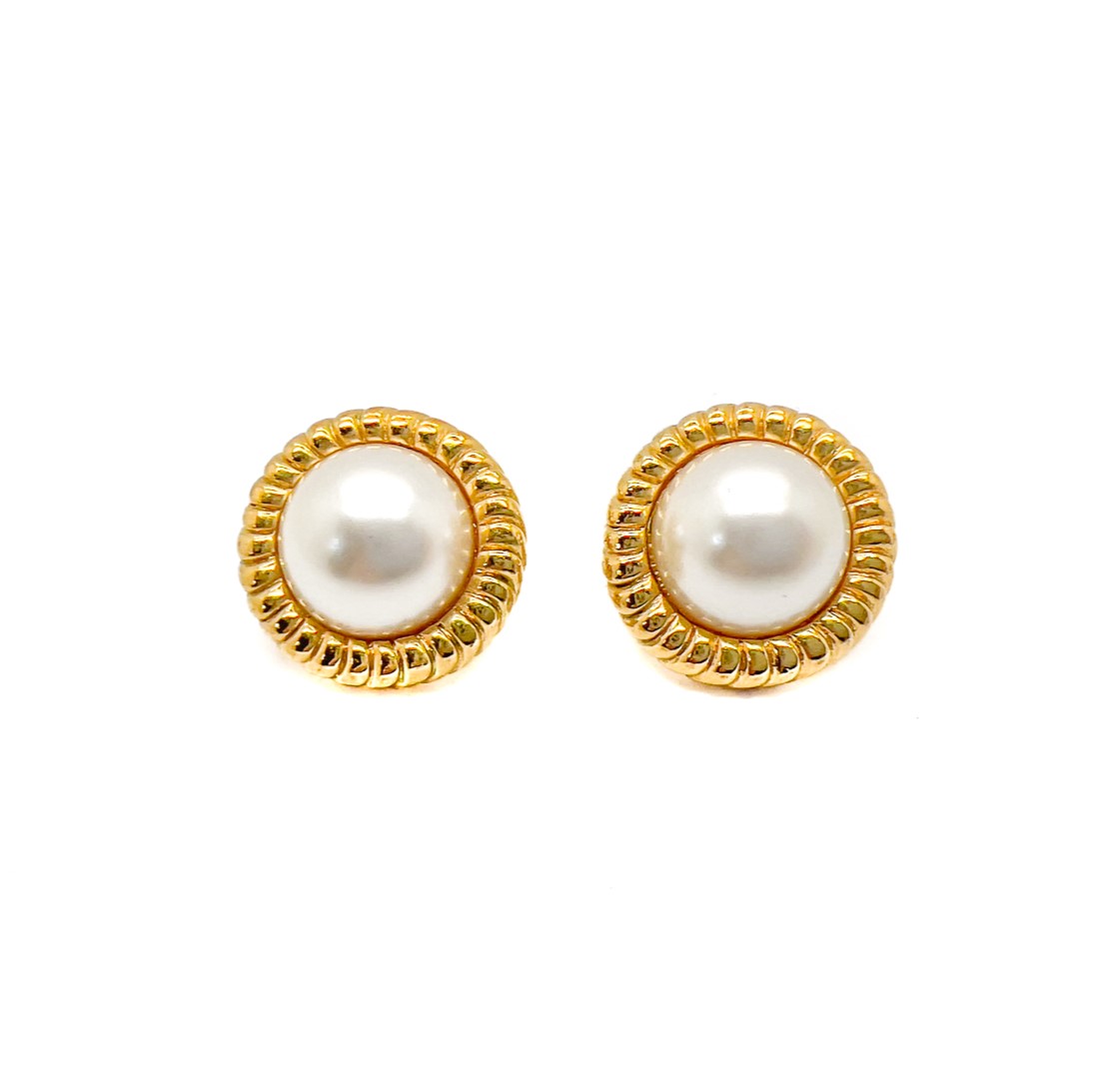 Jennifer Gibson Jewellery Earrings 1732 (1) Vintage Pearl Ribbed Gallery Earrings