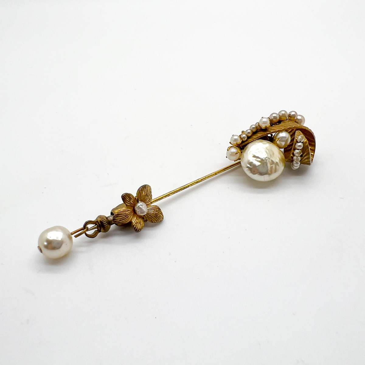 Jennifer Gibson Jewellery Brooch 1759 (9) Vintage Miriam Haskell Pearl Droplet Pin
