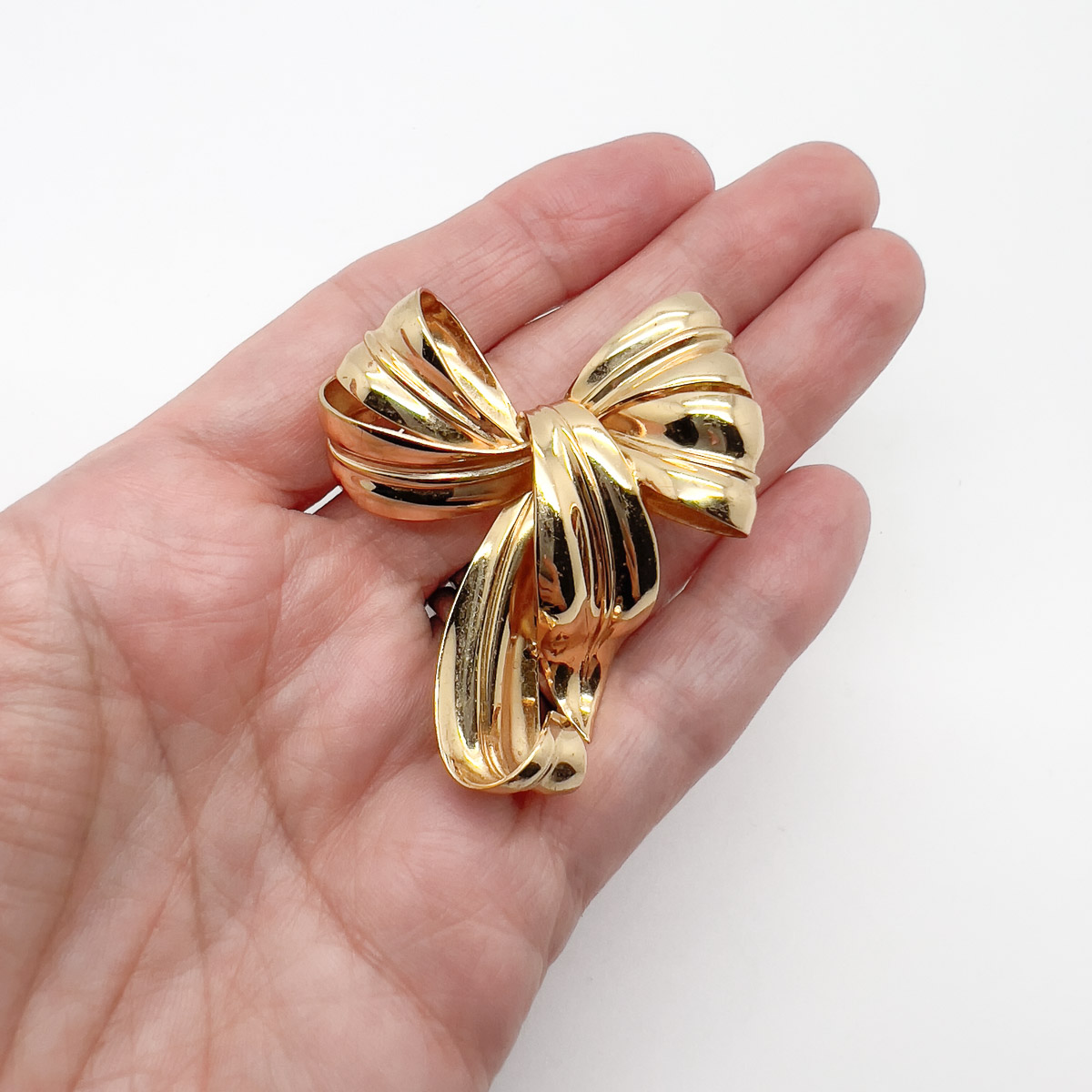 Jennifer Gibson Jewellery DIOR 1753 (1) Vintage Christian Dior Bow Brooch