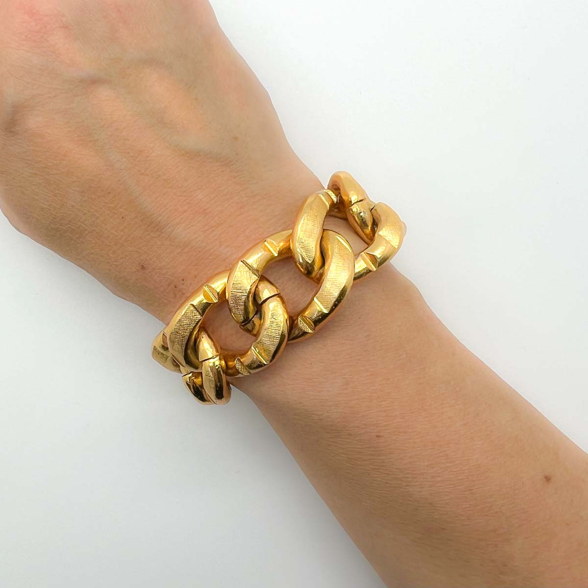 Jennifer Gibson Jewellery 1800 (4) Vintage Chunky Textured Curb Bracelet