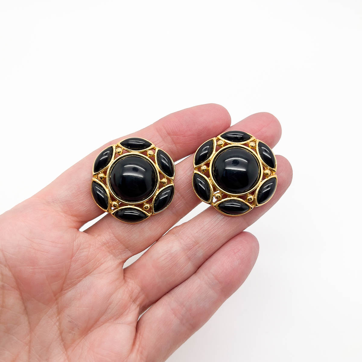 Jennifer Gibson Jewellery 1877 (4) Vintage Trifari Black Earrings