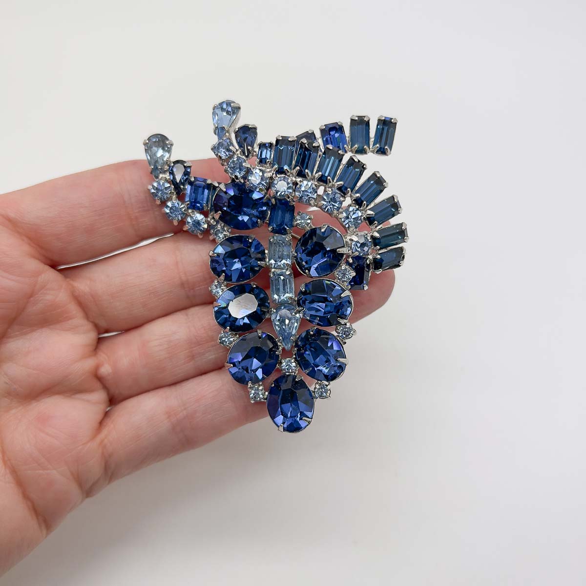 Jennifer Gibson Jewellery 1890 (3) Vintage KRAMER NYC Vine Brooch