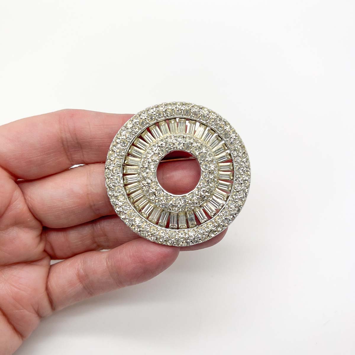 Jennifer Gibson Jewellery 1898 (4) Vintage Art Deco Target Brooch