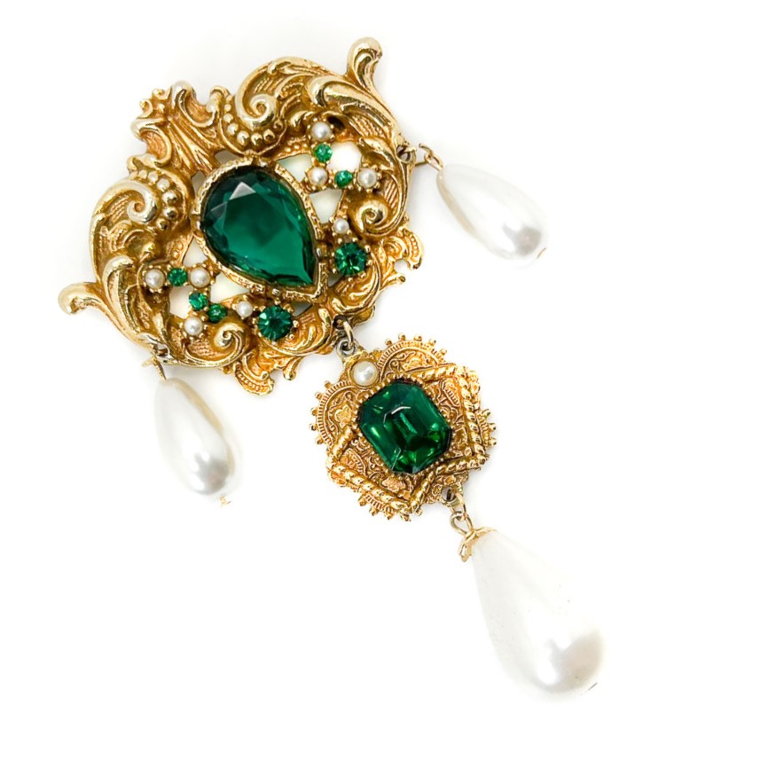 Vintage Coro Renaissance Pendant
