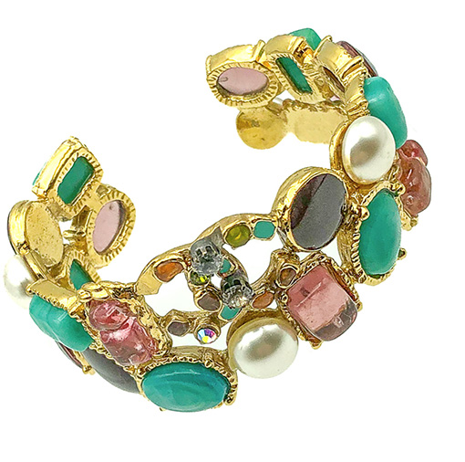 A Collecter's Guide to Vintage Chanel by Jennifer Gibson Jewellery All Rights Inc