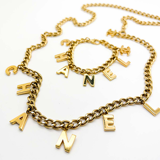 A Collecter's Guide to Vintage Chanel by Jennifer Gibson Jewellery All Rights Inc