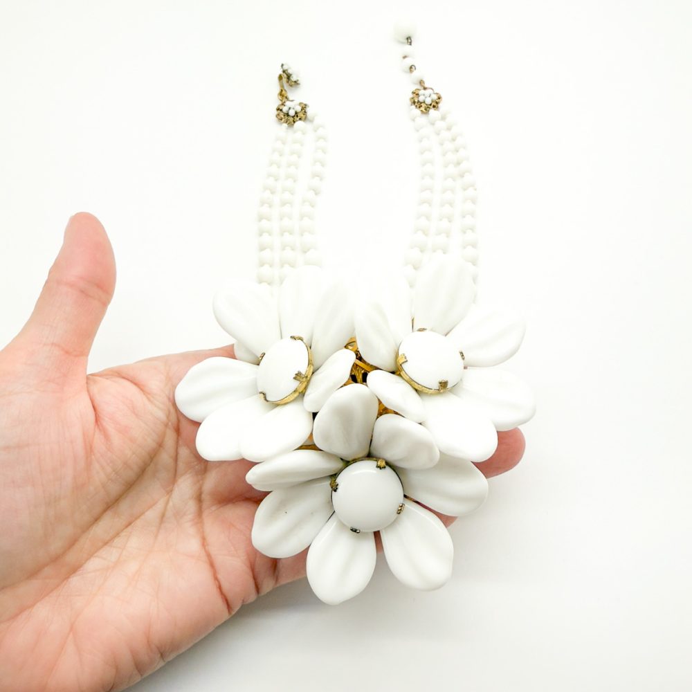 Vintage Miriam Haskell White Flower Necklace