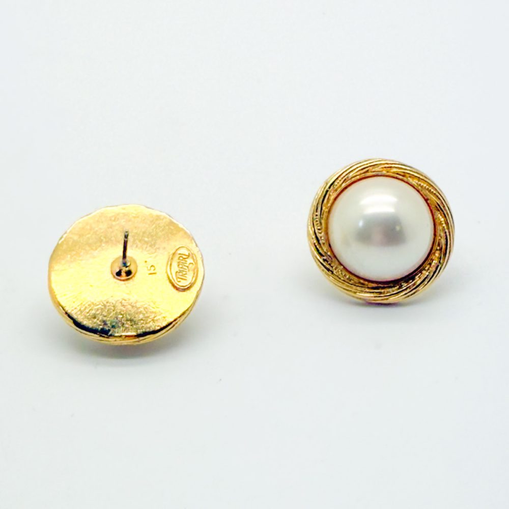 Vintage Trifari Pearl Stud Earrings