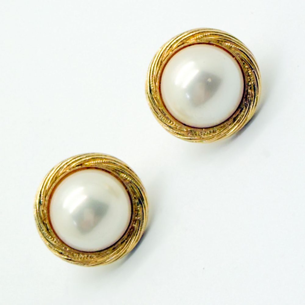 Vintage Trifari Pearl Stud Earrings