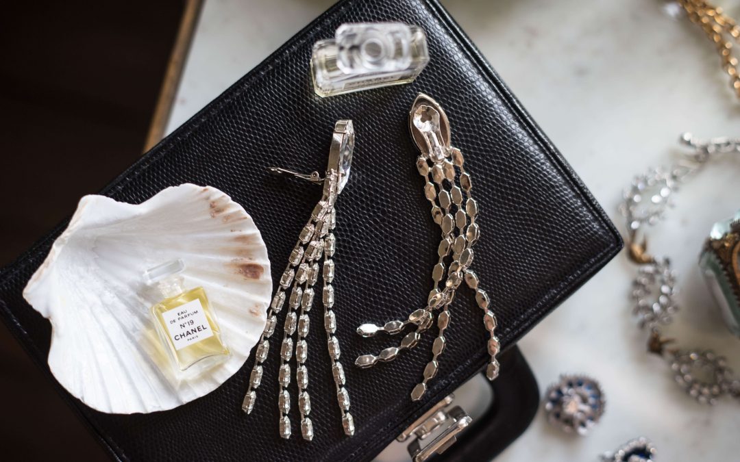 Sparkle This Christmas with the Perfect Vintage Jewel 
