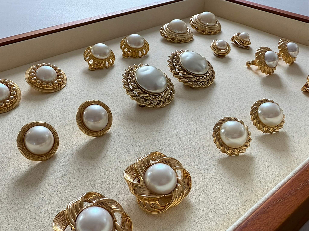 JGJ Vintage Pearl Earrings Display Spring Classic