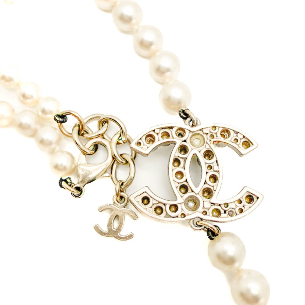 Preloved Chanel Pearl CC Logo Necklace