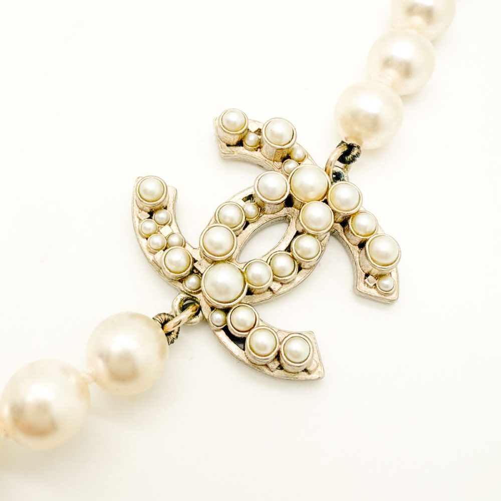 Preloved Chanel Pearl CC Logo Necklace
