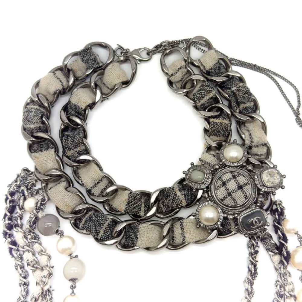 PreLoved Chanel Pearl & Tartan Choker Sautoir