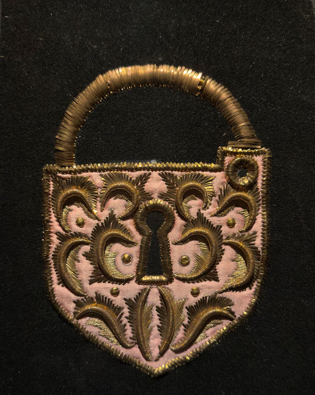 Jennifer’s Jewels Exhibited at The V&A’s ‘Schiaparelli: Fashion Becomes Art’ Exhibition