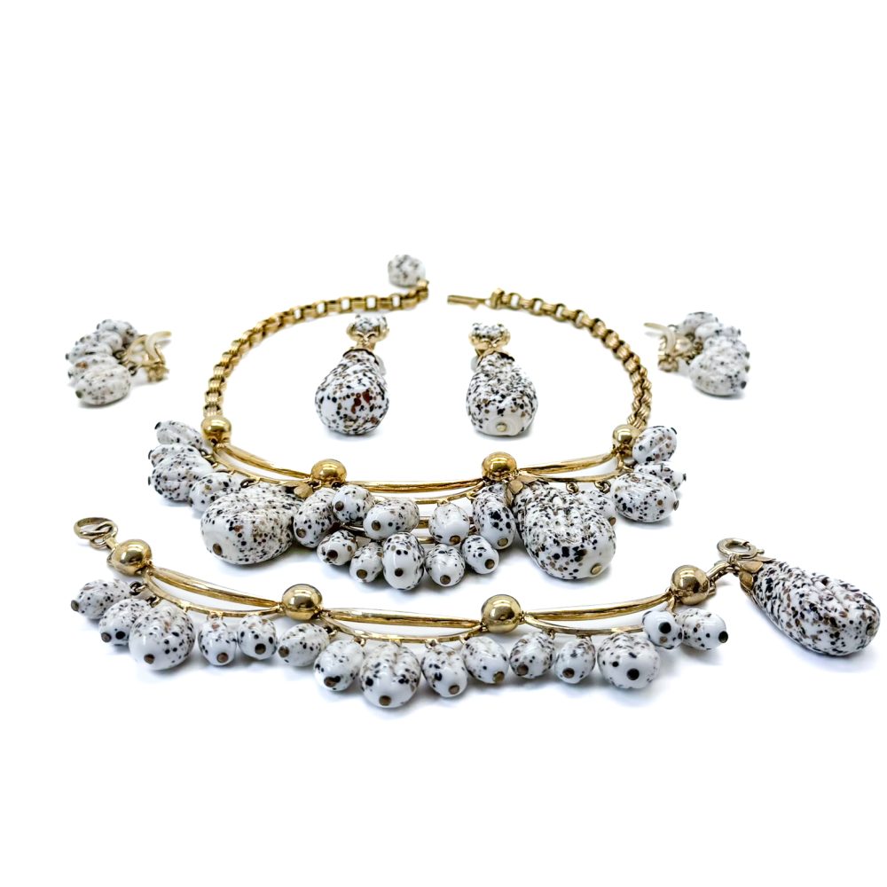 Vintage Schiaparelli Speckled Egg Necklace