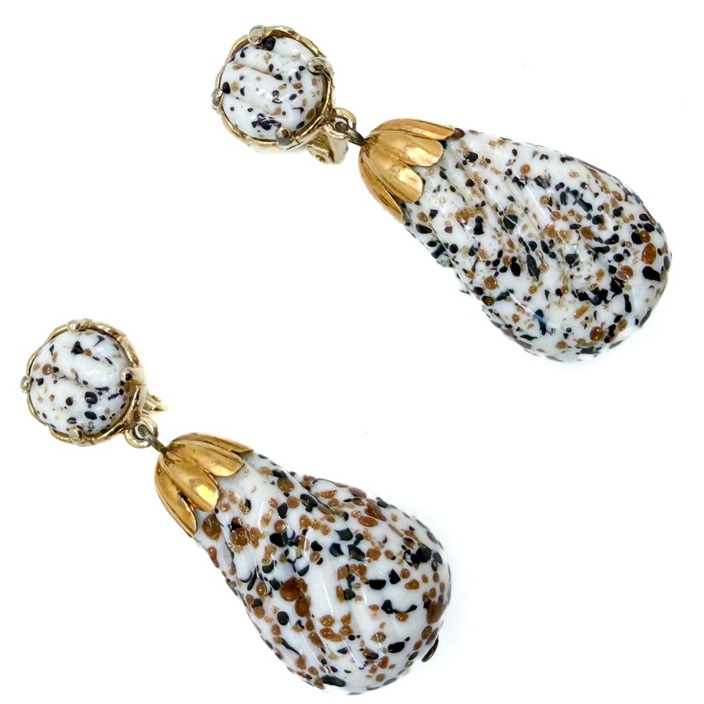 Vintage Schiaparelli Speckled Egg Necklace