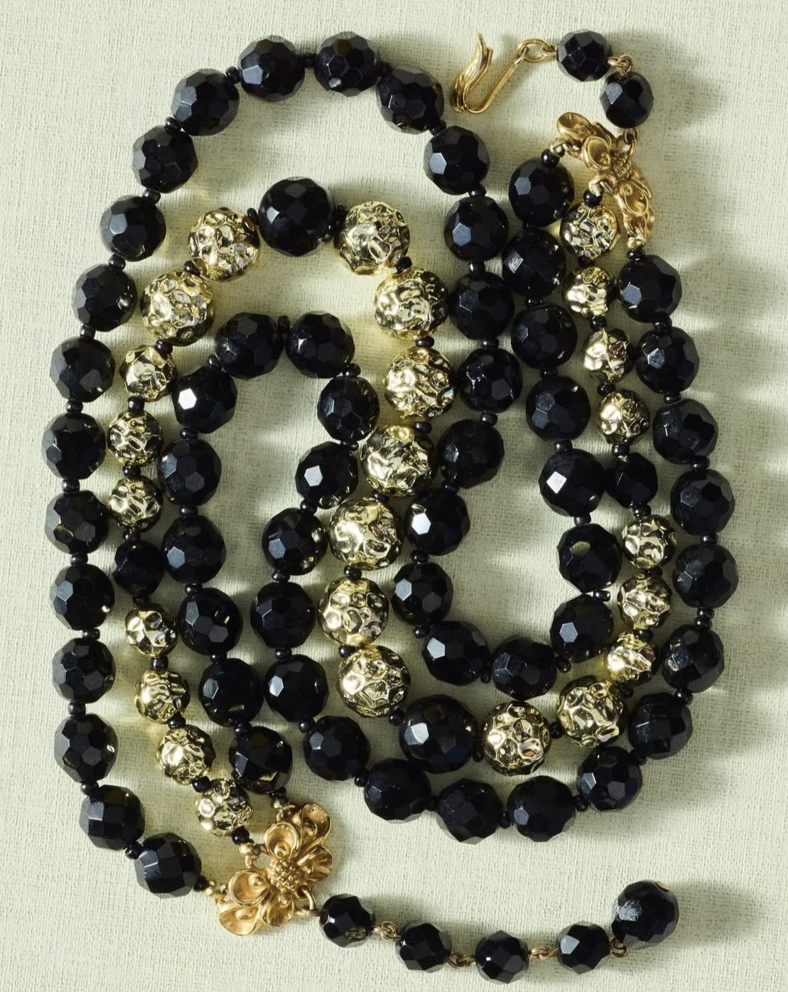 Jennifer’s Jewels Exhibited at The V&A’s ‘Schiaparelli: Fashion Becomes Art’ Exhibition